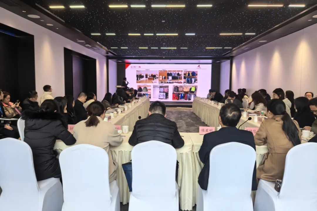 工作服定制“立园满园”精准对接!6家“彭州造”工装消费企业表态成都会工装供需对接