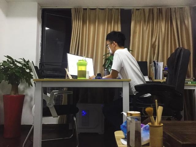 金年会金字招牌诚信至上他大二创业赚400多万从穷门生做到营收万万的老板(图2)
